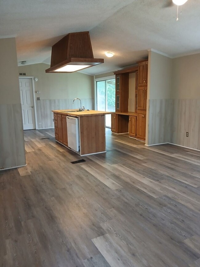 Photo - In the KEYS ... Open Floor plan 3 bedroom 2 bathroom