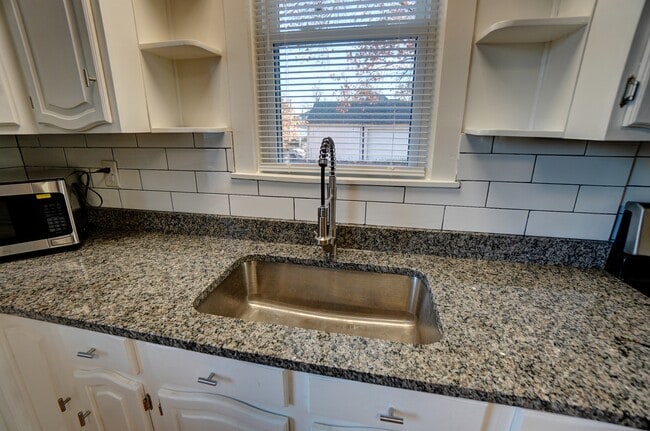 Photo - 1117 W High St