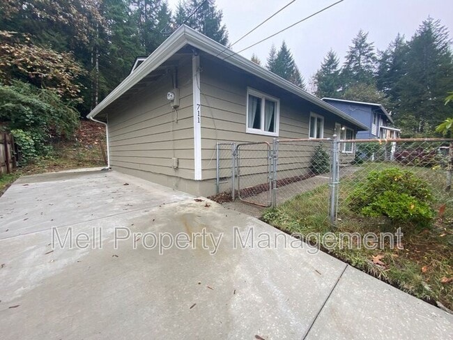 Photo - 711 Grandview Ave House