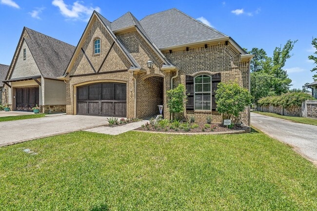 Building Photo - Coming Soon! Stunning 3 Bedroom 3 Bath in ... Rental