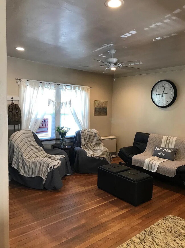 Photo - 932 Grandview Ave