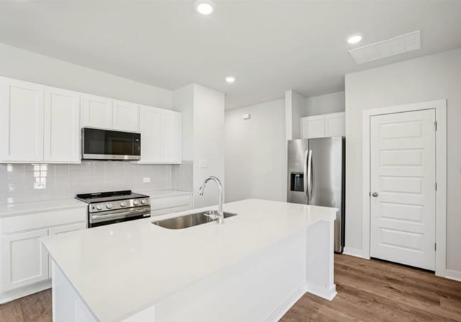 Photo - 113 Cutleaf Cv