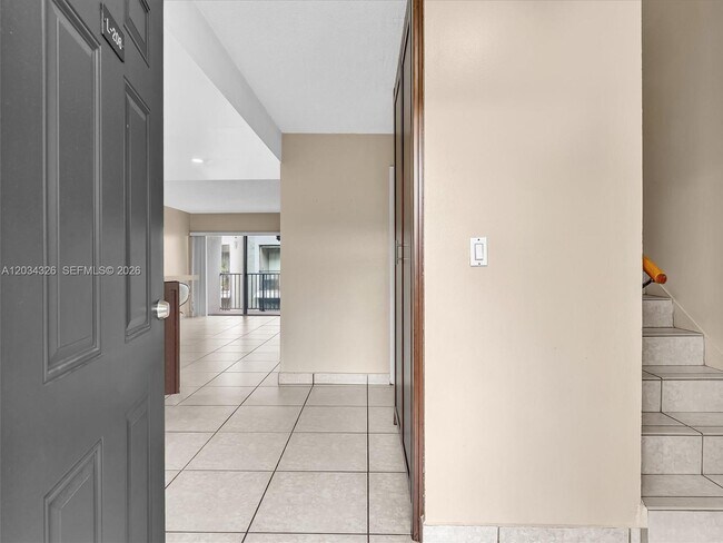 Photo - 210 NW 87th Ave Unidad L206