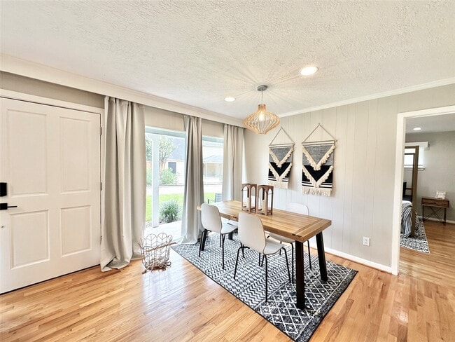 Photo - 19 Champions Colony W