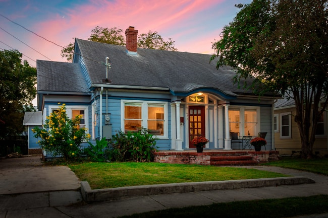 Photo - 418 E Myrtle St
