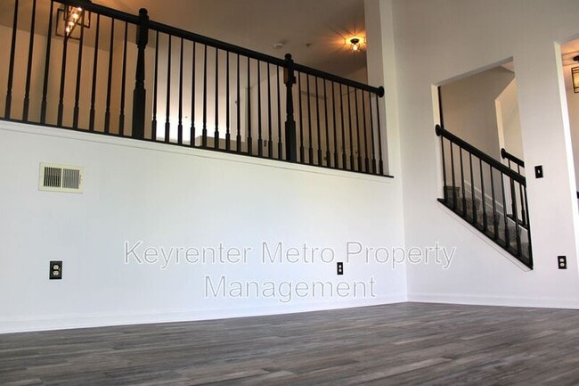 Photo - 1005 Treeland Way