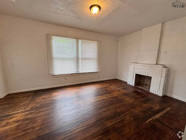 Building Photo - 1111 Monroe St Rental
