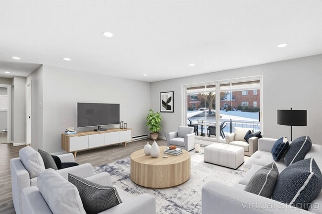 Photo - 18 Fountain Ln Unit 2