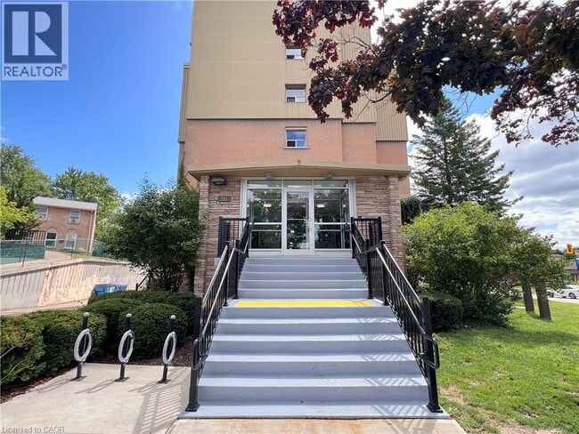 Photo - 283 Fairway Rd N Unit 503
