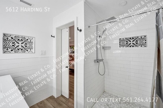 Building Photo - 5612 Harding St