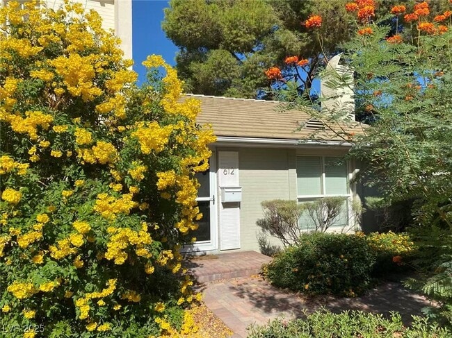 Building Photo - 612 Tam O Shanter