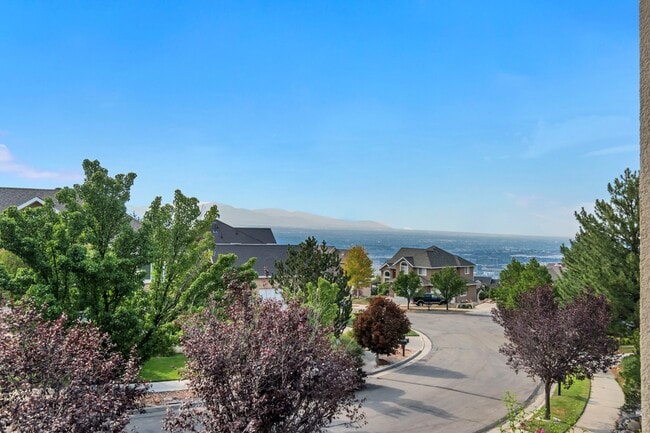 Photo - 14767 Brewster Dr