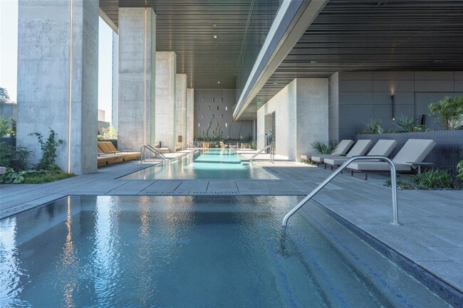 Photo - 610 Davis St Unit 4708