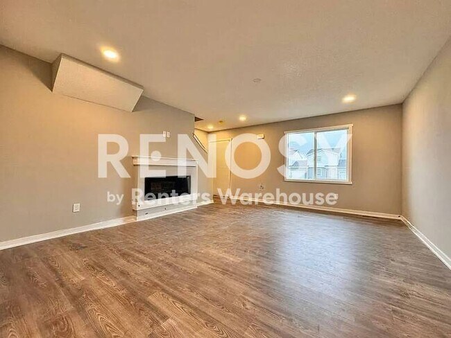 1007 Adler Ct