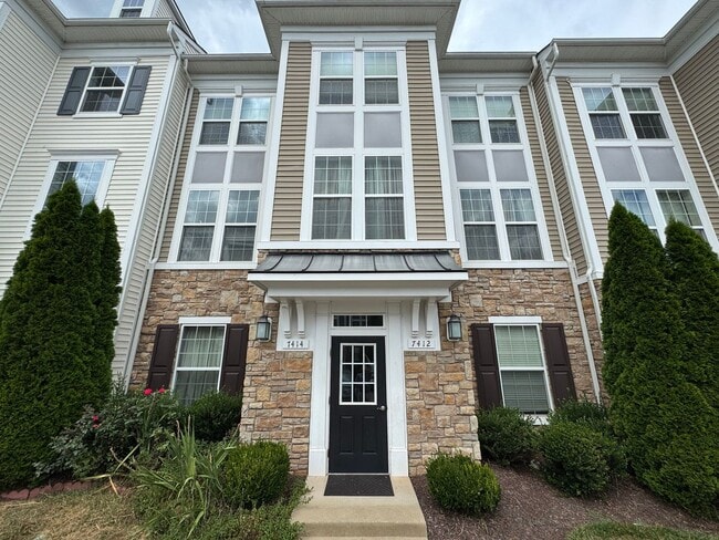 Building Photo - Stylish 3 Bed 3 Bath Townhome With Patio A...