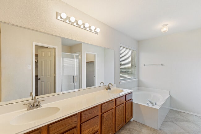 Photo - 2281 Fieldcrest Dr