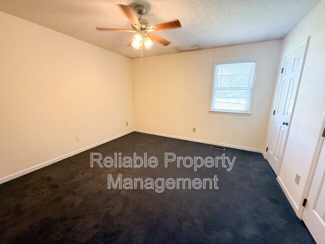 Photo - 323 S Moore St