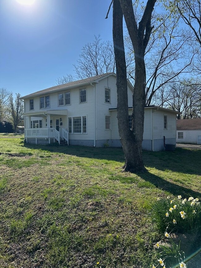 Building Photo - Old Hickory Village Duplex