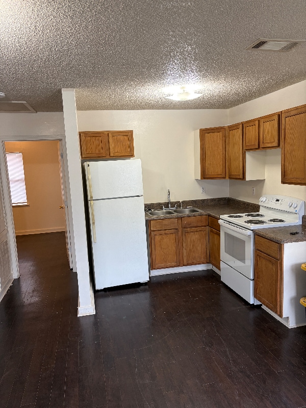 Photo - 19490 Magnolia St