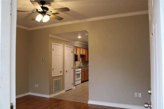 Photo - 205 N McGuire Ave