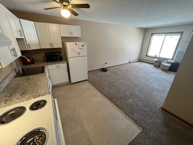 Photo - 924 4th St SW
