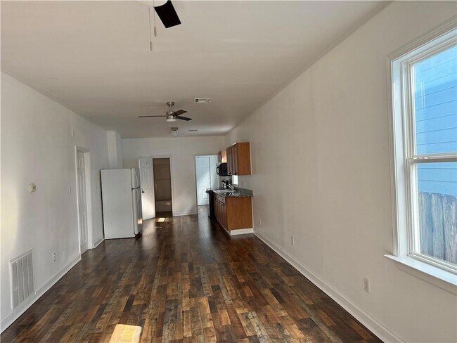 Photo - 3221 N Miro St