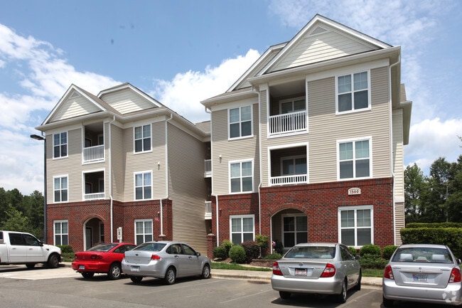 Magnolia Pointe