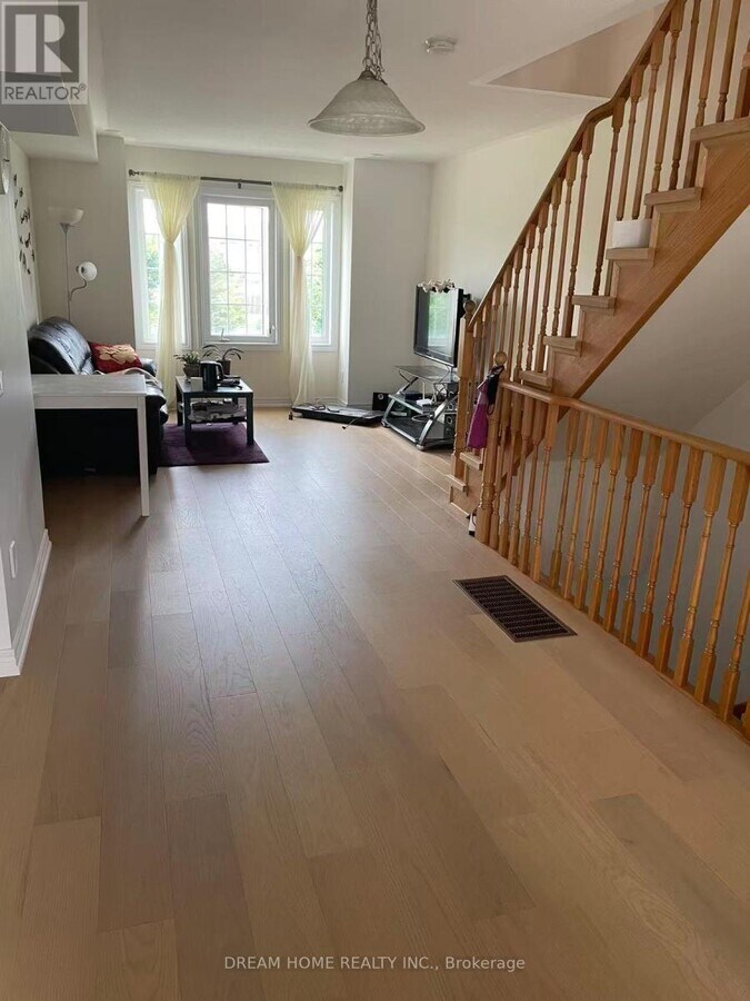 Photo - 9868 McCowan Rd