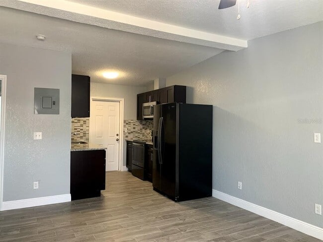 Photo - 415 W Lancaster Rd