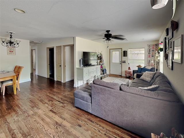 Photo - 4705 Selkirk Dr
