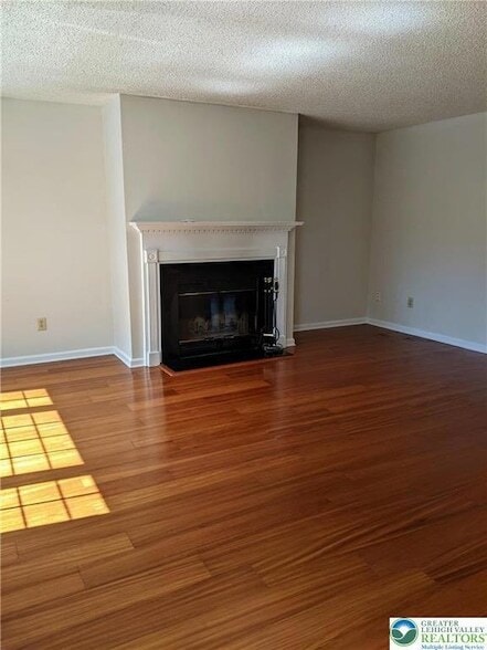 Photo - 1825 Falcon Dr