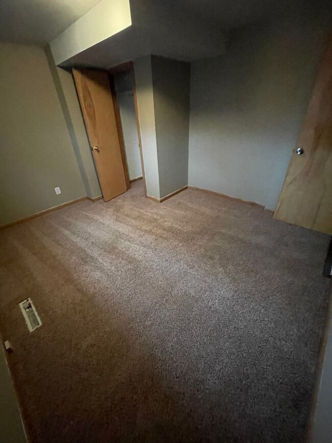 Photo - 706 2nd Ave NW Unidad Lower Level