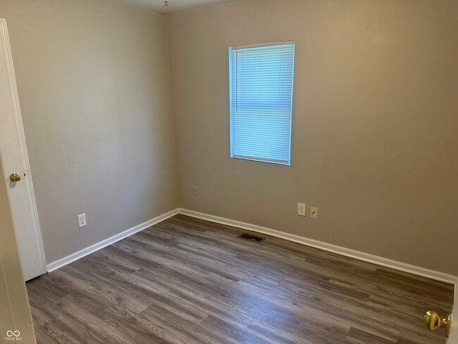 Photo - 830 N California St