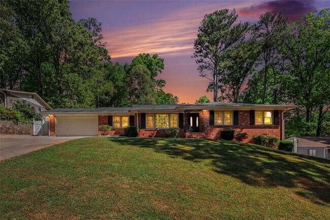 Photo - 3582 Cloudland Dr