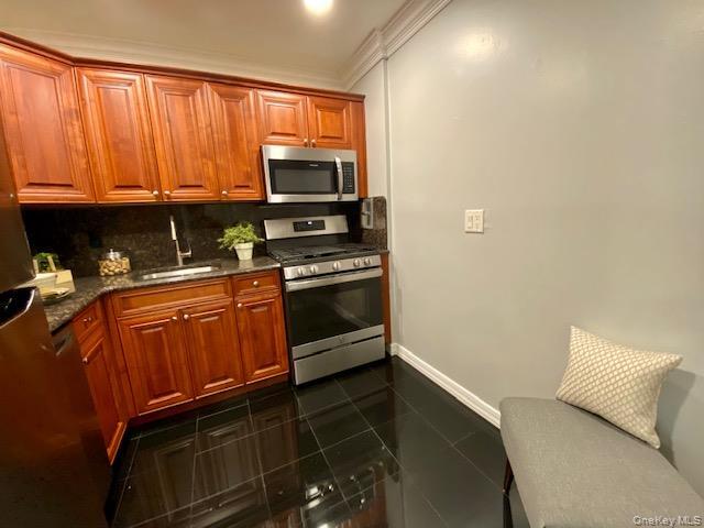 Photo - 327 Brook Ave Unit 327-2B