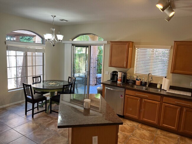 Kitchen / Dining - 2402 E 5th St Unit 1626