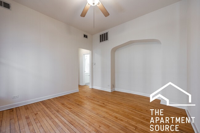 Building Photo - 2130 W Concord Pl Unit 1R