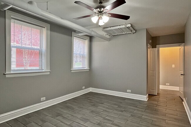 Photo - 326-334 S. Austin Blvd.