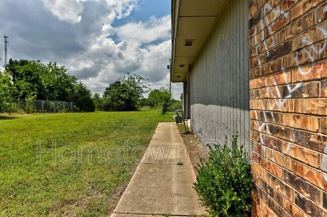Photo - 310 NW 118th St