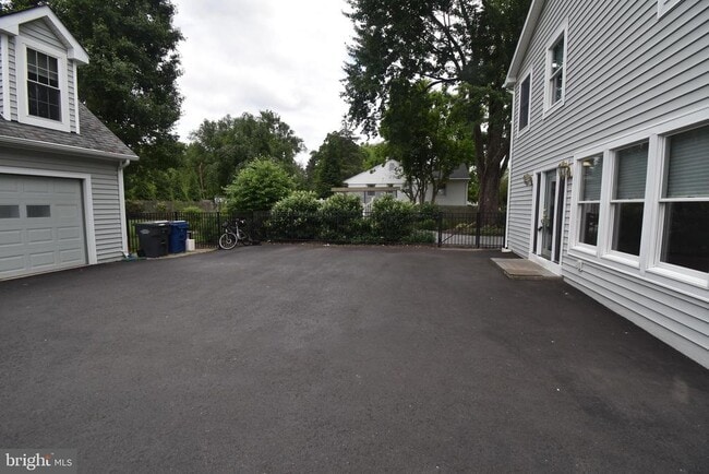 Photo - 2901 Meadow View Rd