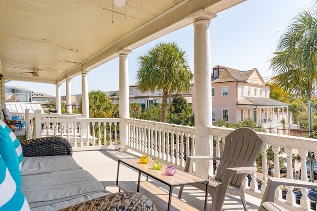 Photo - Spacious Three Bedroom Apartment on Calhou...
