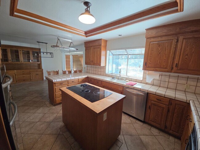 Photo - Gorgous 3 Bedroom 2/5 Bath Country Home