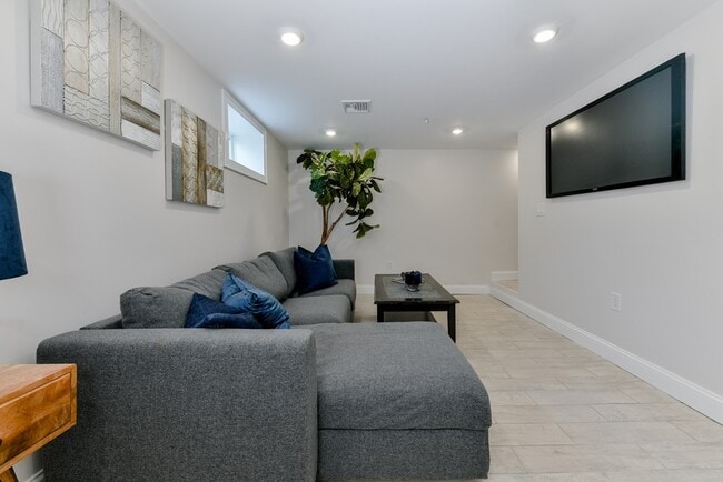 Photo - 224 Newbury Ave Unit 1