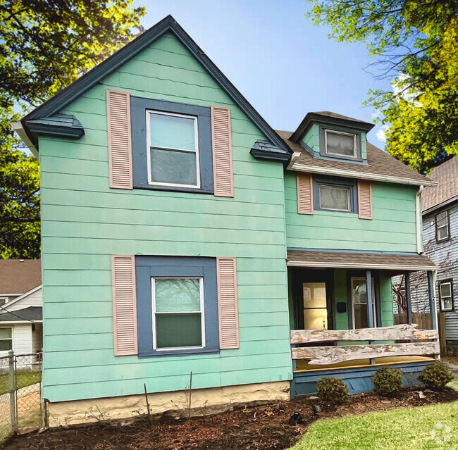 Building Photo - 6914 Wakefield Ave Rental