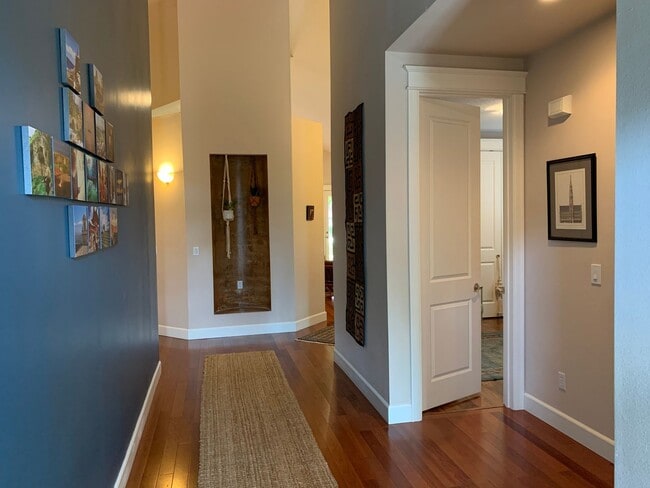 Photo - Stunning 3BD Washougal Home with Mt Hood View! High End Finishes & Minutes from Downtown Camas!