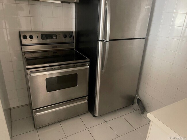 Photo - 530 Hudson Ave Unit B4