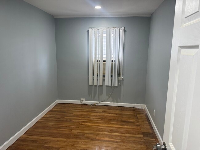 Building Photo - 130-08 122nd St Unit 2