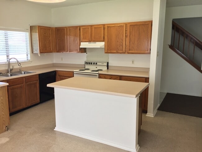 Photo - NICE 3 BEDROOM LOCATED ON A LARGE CORNER LOT*COUNTRY KITCHEN WITH ISLAND*LARGE MASTER BR DOWN W/ ...