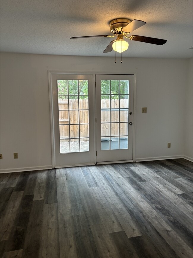 Photo - 209 S Lincoln St