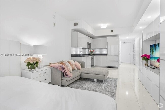 Building Photo - 1010 Brickell Ave Rental